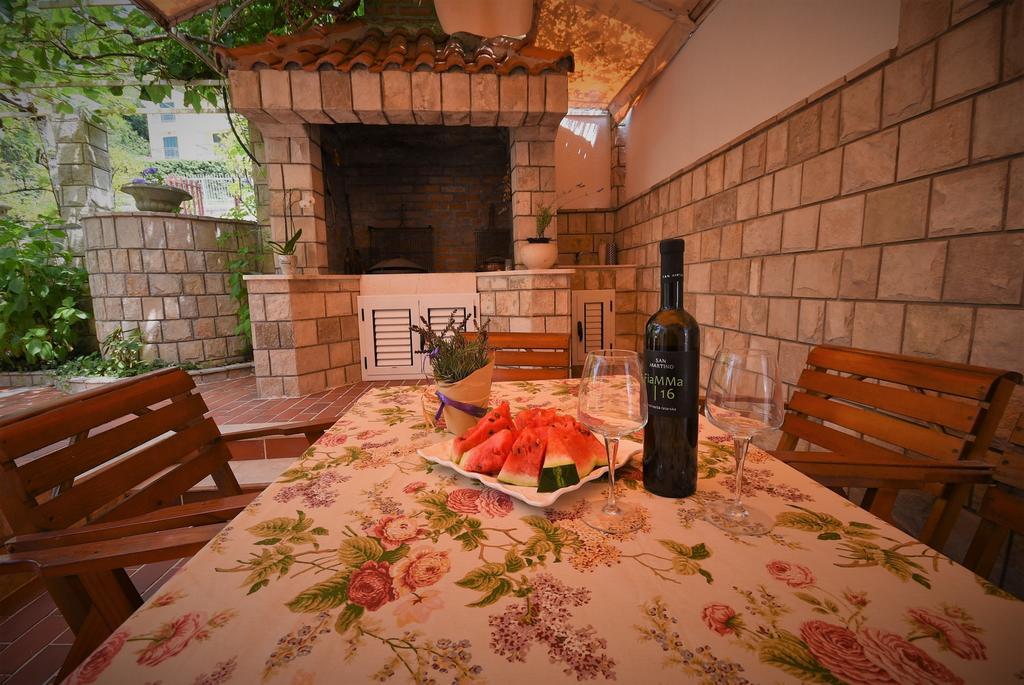 Apartman Taraca Villa Knezevic Херцег-Нови Экстерьер фото